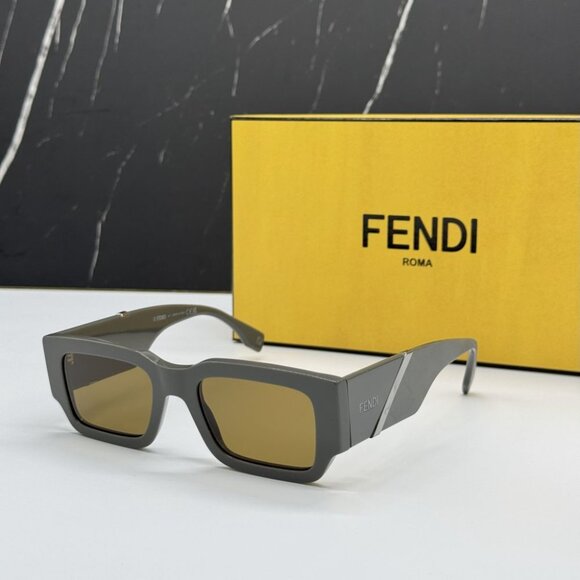 NEW FE40131I 20E FENDI SQUARE BROWN MEN FENDI SUNGLASSES - Picture 2 of 12
